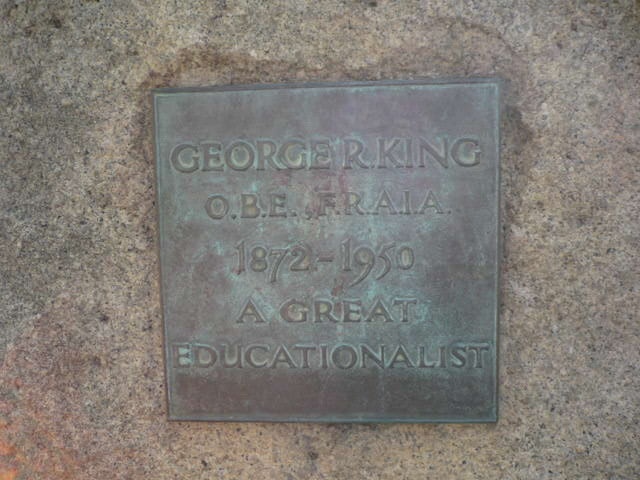 Johnstone Park King George Memorial Statue Plaque 2