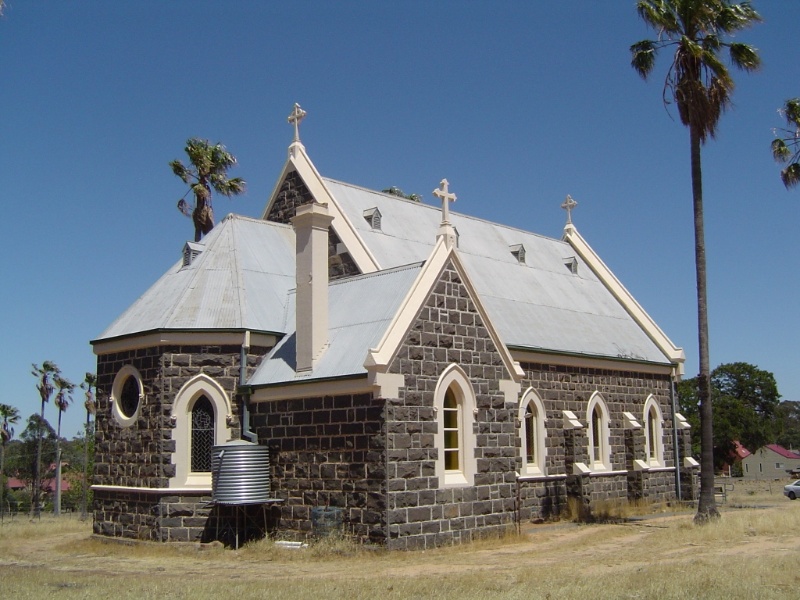 15 Raglan Place East, Axedale. St Mary's Catholic Church