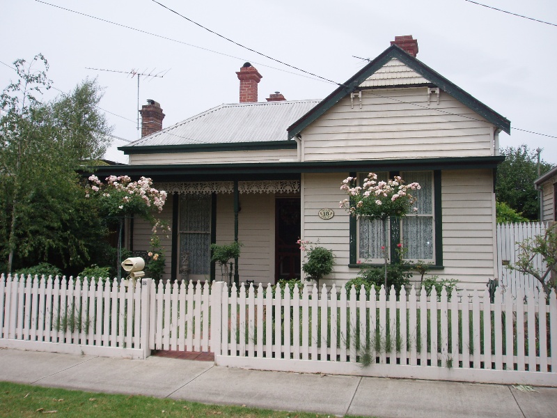 18 Henry St, Geelong