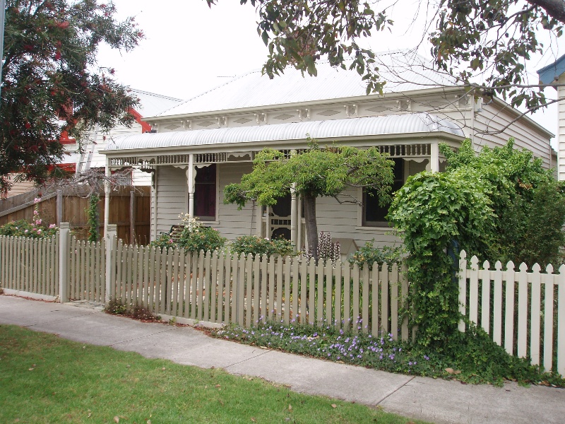 24 Henry St, Geelong