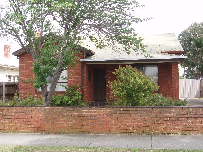 2 Lomond Tce, Geelong East