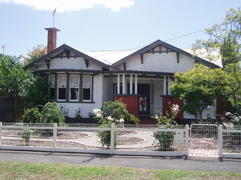 2 Normanby St, Geelong East
