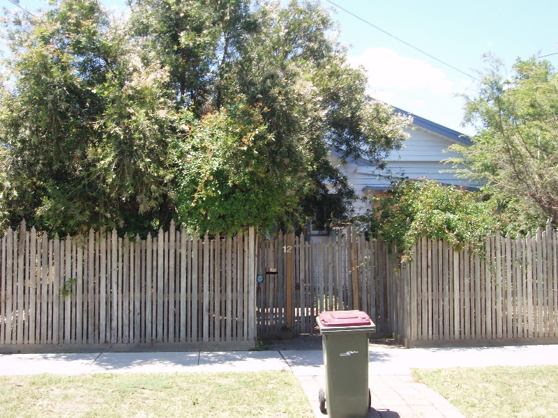 2 Thear St, Geelong East