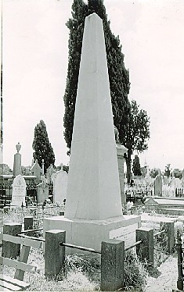 B0165 Major General Sir Robert Nickle's Grave Melbourne General Cemetery