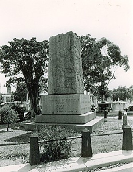 B2913 Burke &amp; Wills Monument Melbourne General Cemetery Carlton