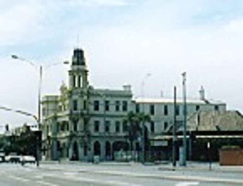 B6859 Victoria Hotel