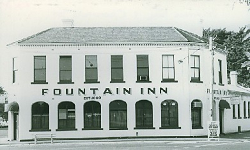 B0205 Fountain Inn Port Melbourne