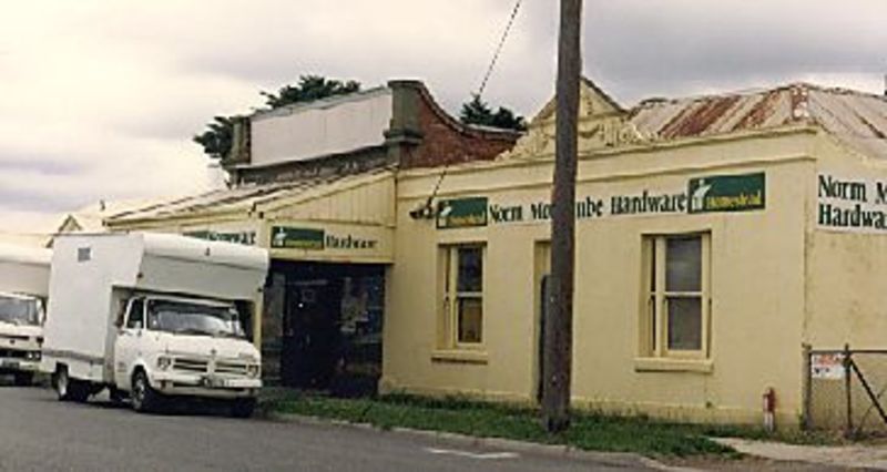 B5930 Morecombe's Hardware Store