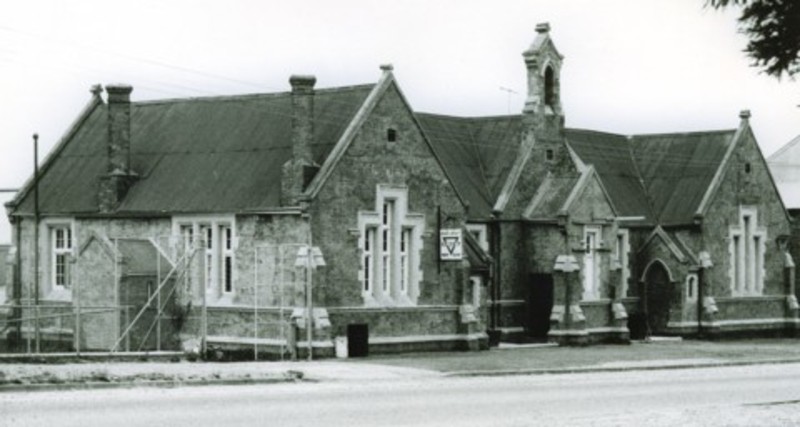 B2118 YMCA former Common School