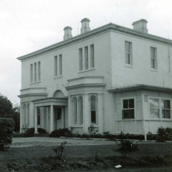 B1203 Beaufort house