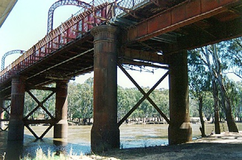 B2091 Echuca Bridge over Murray River