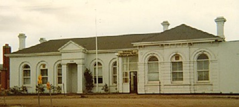 B1498 Shire Hall Bairnsdale