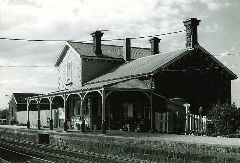 B2355 railway station, Meredith