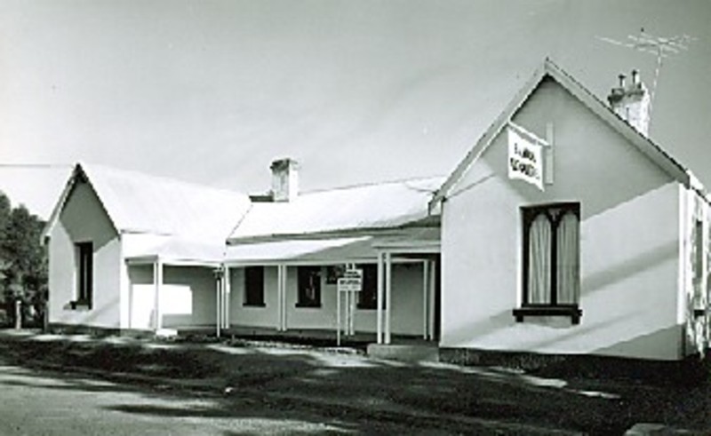 B1636 Balmoral Inn