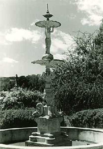B3384 Fountain Beechworth Cemetery