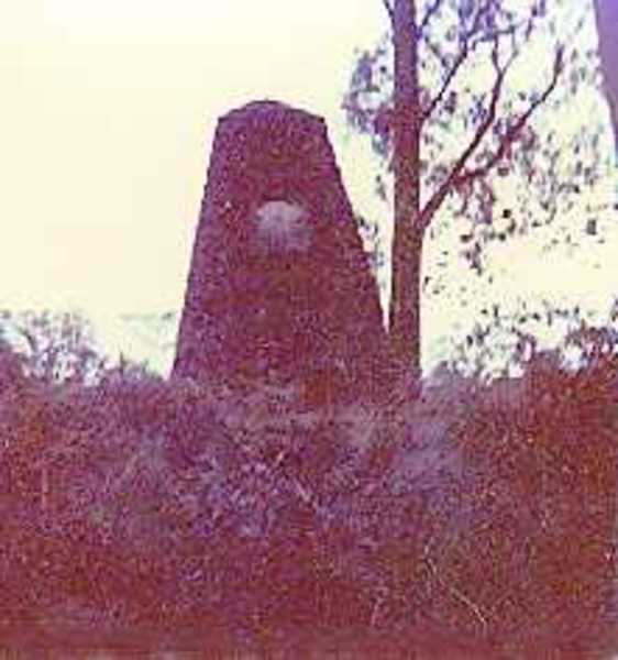 B4366 Hume &amp; Hovell Cairn