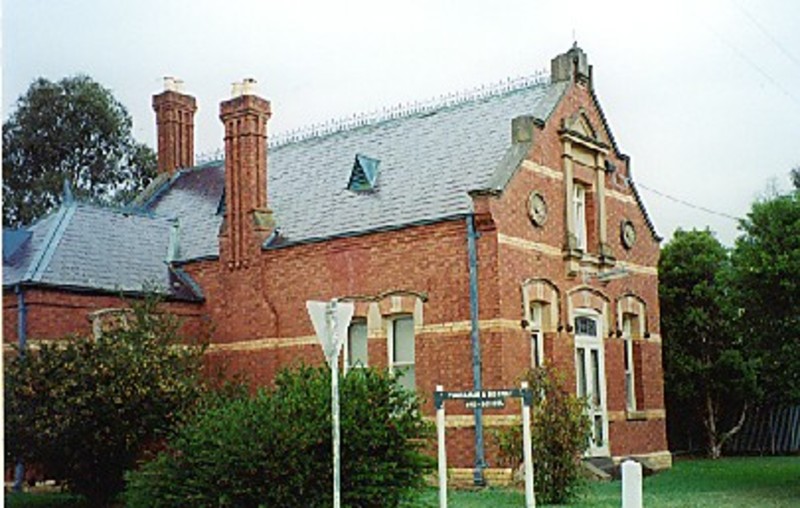 B6692 Former Court House