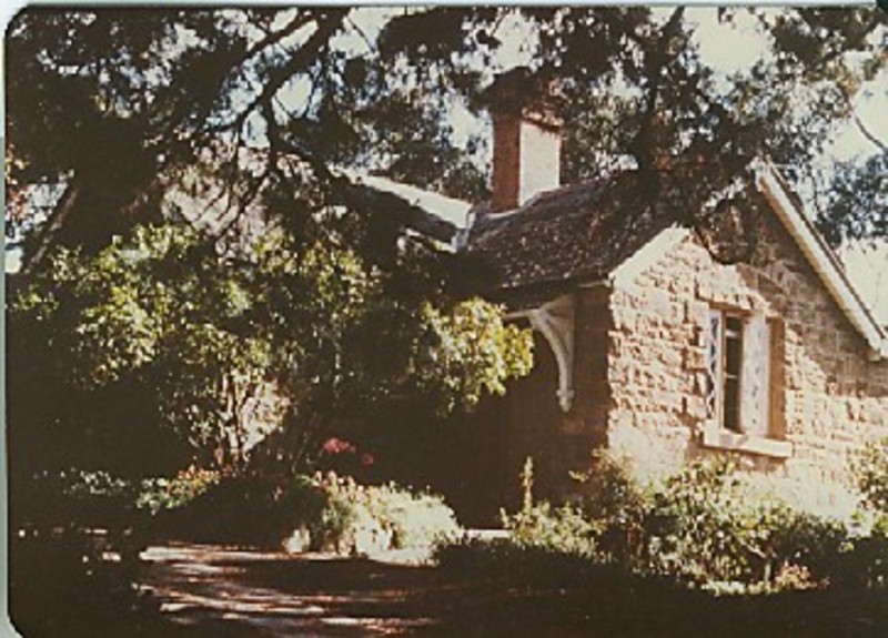 B1976 Powder Magazine Keeper's Cottage