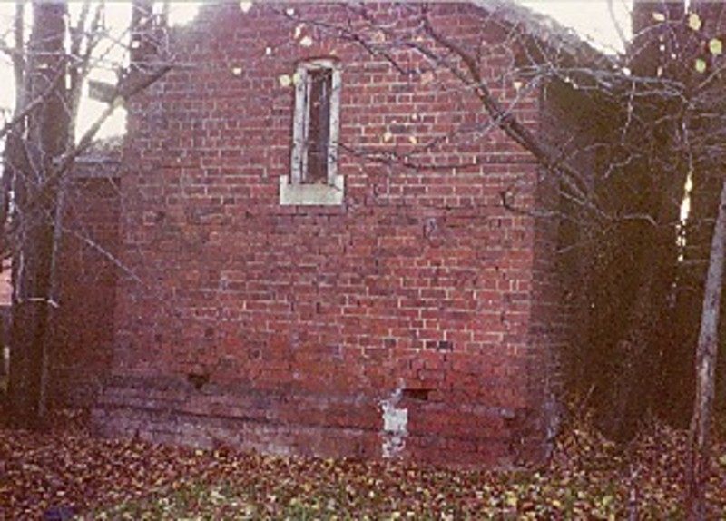 B3542 Former Powder Magazine