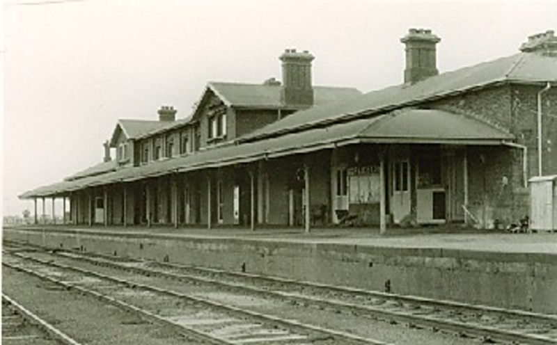 B2371 Railway Station Serviceton