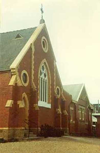 B5329 Uniting Church