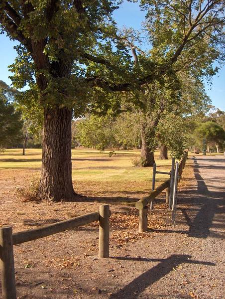 G13143 Richmond Park Entrance S.W. Corner