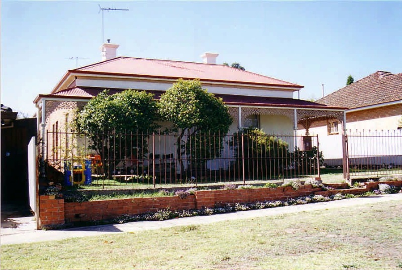 SL 010 - House, 6 Barnes Street, STAWELL