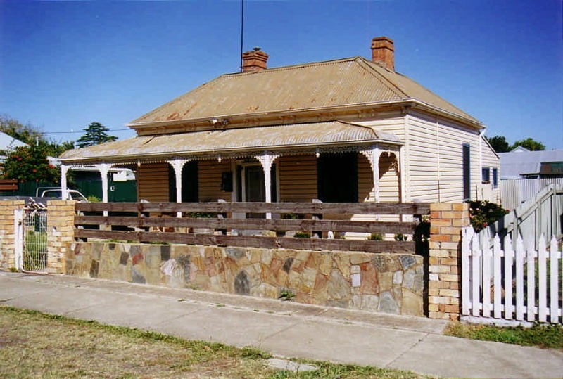 SL 011 - House, 25 Barnes Street, STAWELL