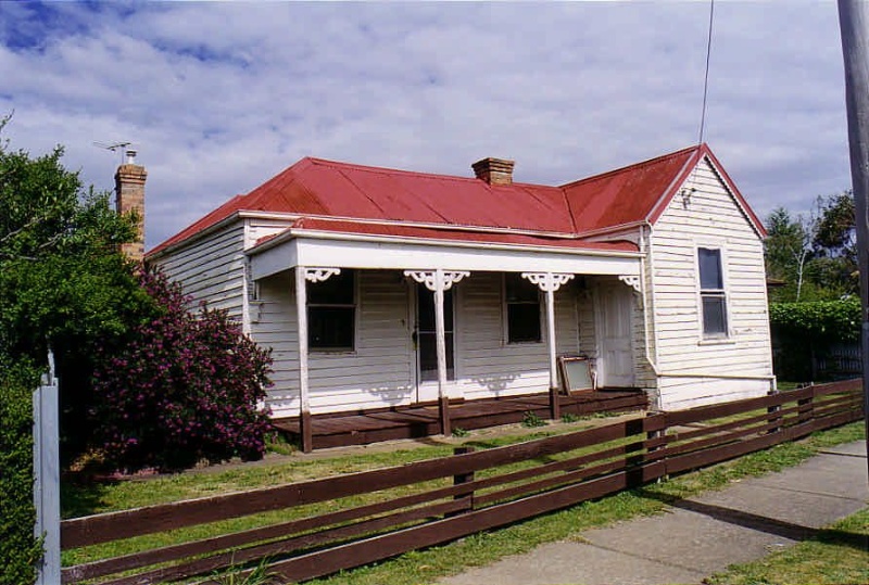 SL 049 - House, 9 Clemes Street, STAWELL