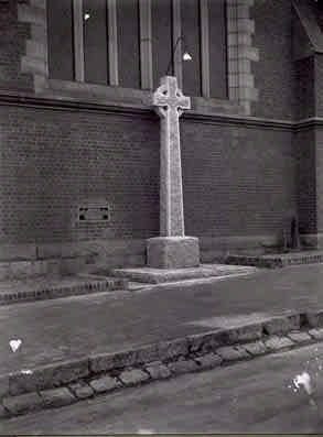 SL 182d - Large cross in Scallan Street, Stawell Historical Society Collection.