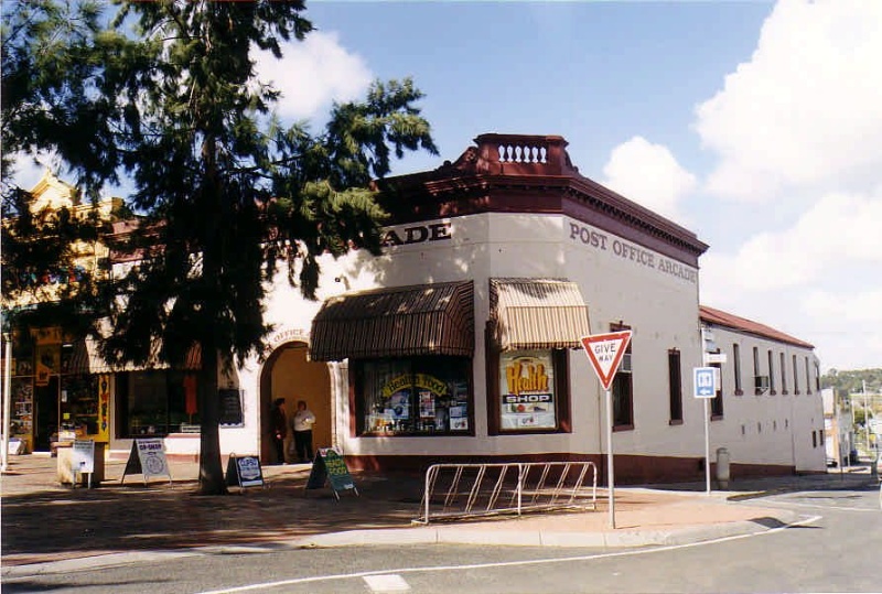SL 194 - Post Office Arcade - former Post Office Hotel