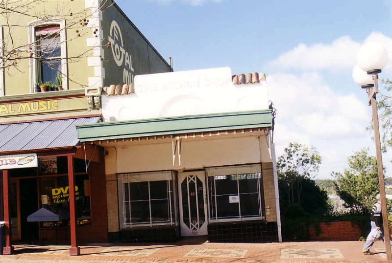 SL 217 - Shop, 'The Midway Shop', 132 Main Street, STAWELL