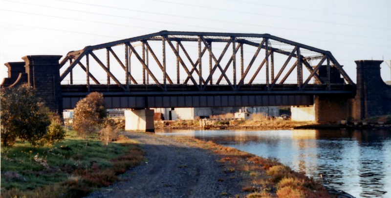 B5745 Rail Bridge over Maribyrnong River