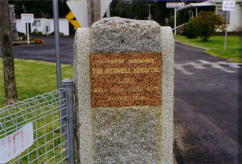 SL 291 - Memorial Gates, First Stawell Gift