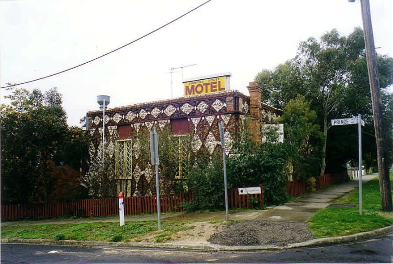 SL 307 - 'Diamond House' and adjacent house