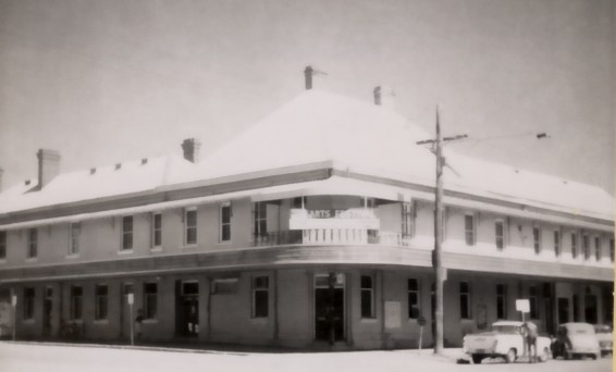 B0296 The Commercial Hotel Wangaratta