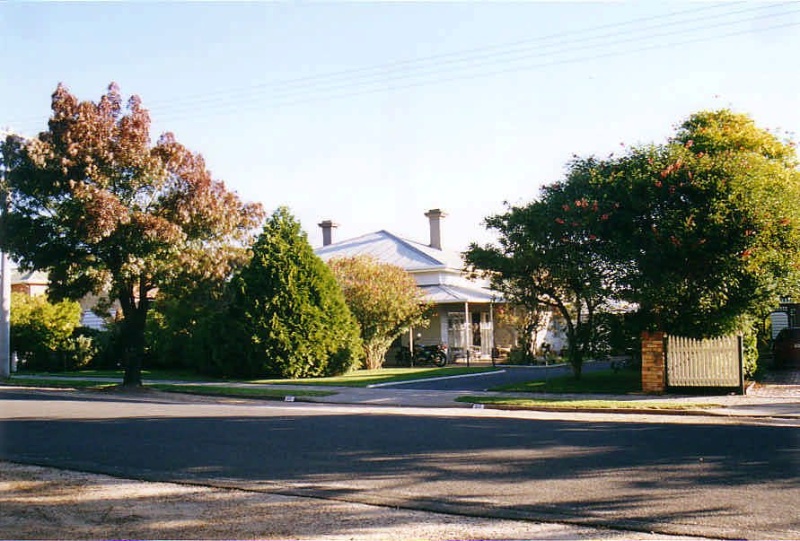 SL 352 - House, 28 Skene Street, STAWELL