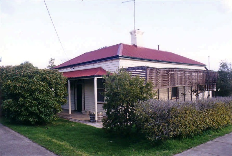 SL 380 - House, 8 St George Street (corner Florence Street), STAWELL