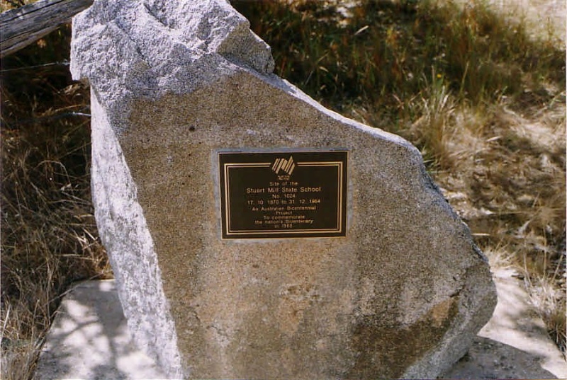 SM 03 - Site of Stuart Mill State School No. 1024 - Memorial Plaque