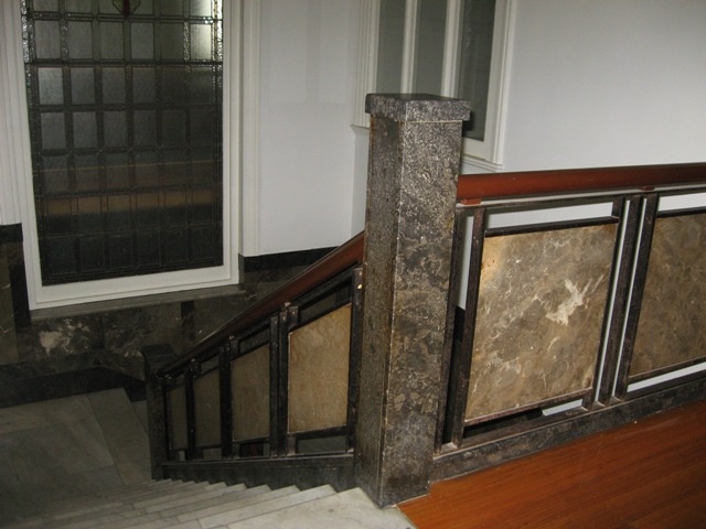 H0706 George Hotel St Kilda 1925 wing stair detail at first floor 2009