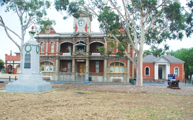 EAGLEHAWK TOWN HALL, MECHANICS INSTITUTE AND TWO HMVS NELSON CANNONS SOHE 2008