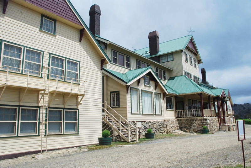 MOUNT BUFFALO CHALET SOHE 2008