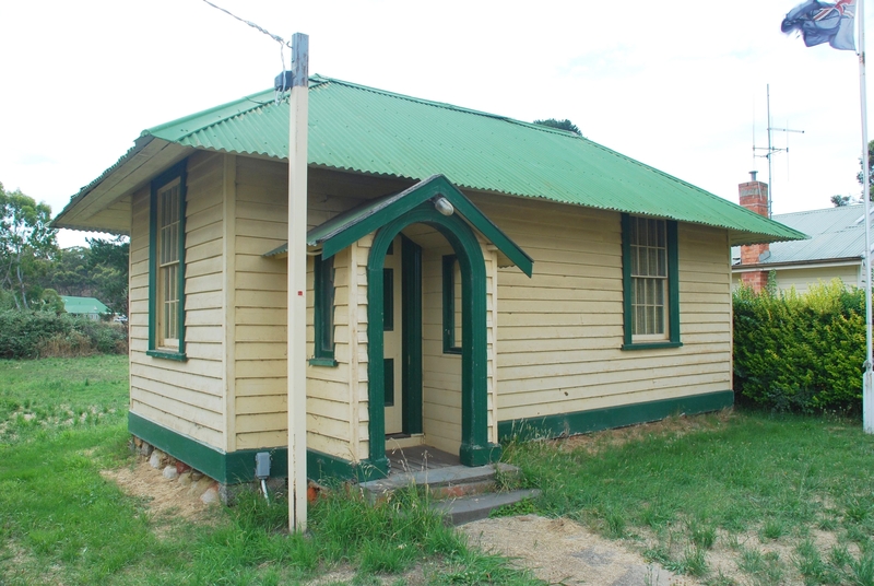 FORMER NEWSTEAD SHIRE CHAMBERS SOHE 2008