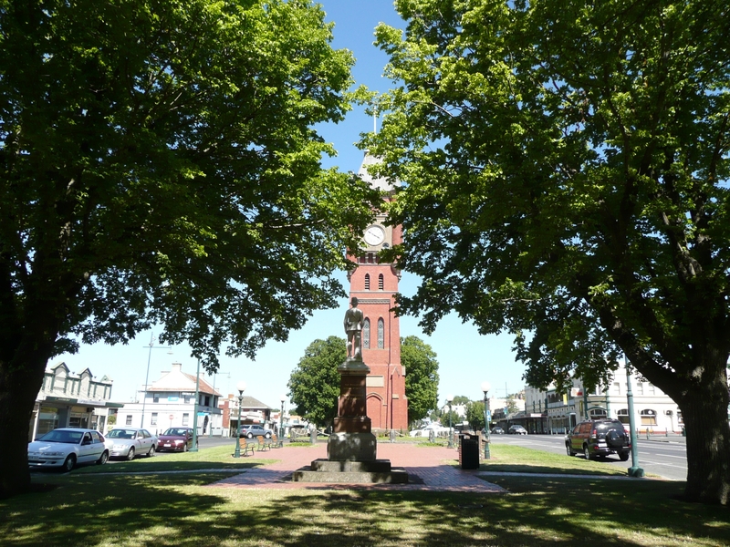 FINLAY AVENUE OF ELMS, MANIFOLD CLOCK TOWER AND PUBLIC MONUMENT PRECINCT SOHE 2008