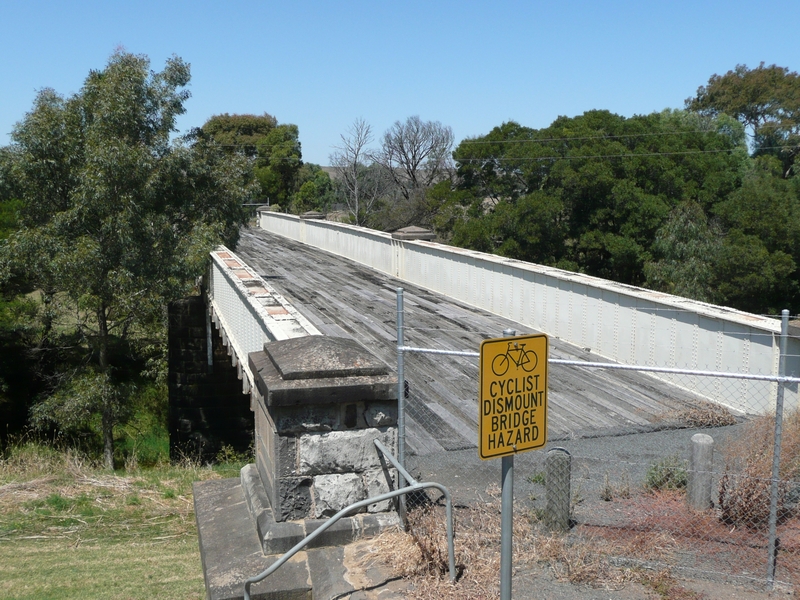 BRIDGE OVER LEIGH RIVER SOHE 2008