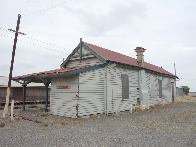 WYCHEPROOF RAILWAY STATION SOHE 2008