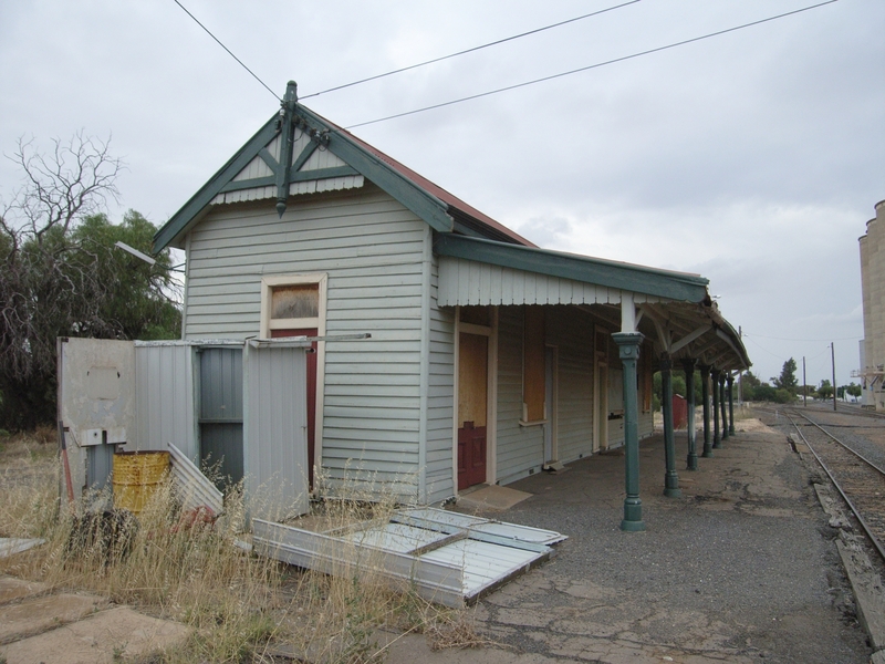 WYCHEPROOF RAILWAY STATION SOHE 2008