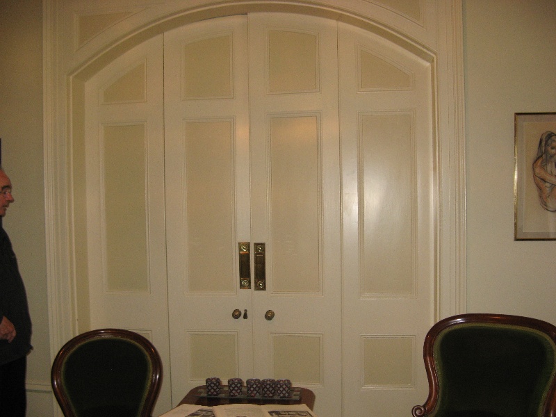 104 Gipps St-E Melb_doors between main rooms_KJ_11 June 09