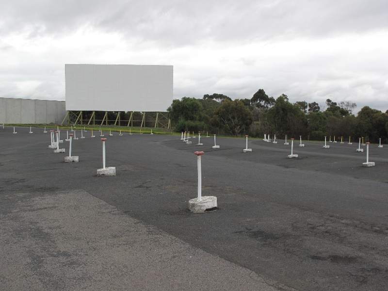 Coburg Drive In_8 May 2009_mz_Field 2 and Screen 3
