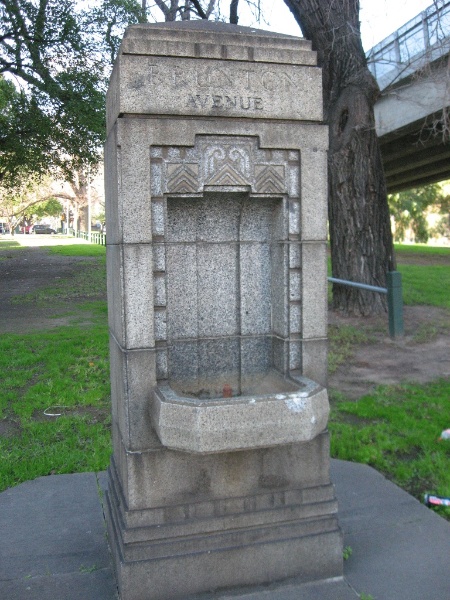 Yarra Park drinking fountain July 2009